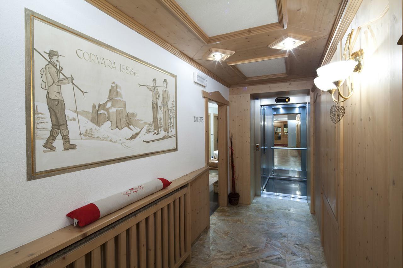Hotel Christian Corvara In Badia Luaran gambar