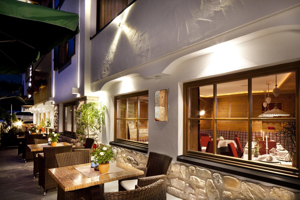 Hotel Christian Corvara In Badia Luaran gambar
