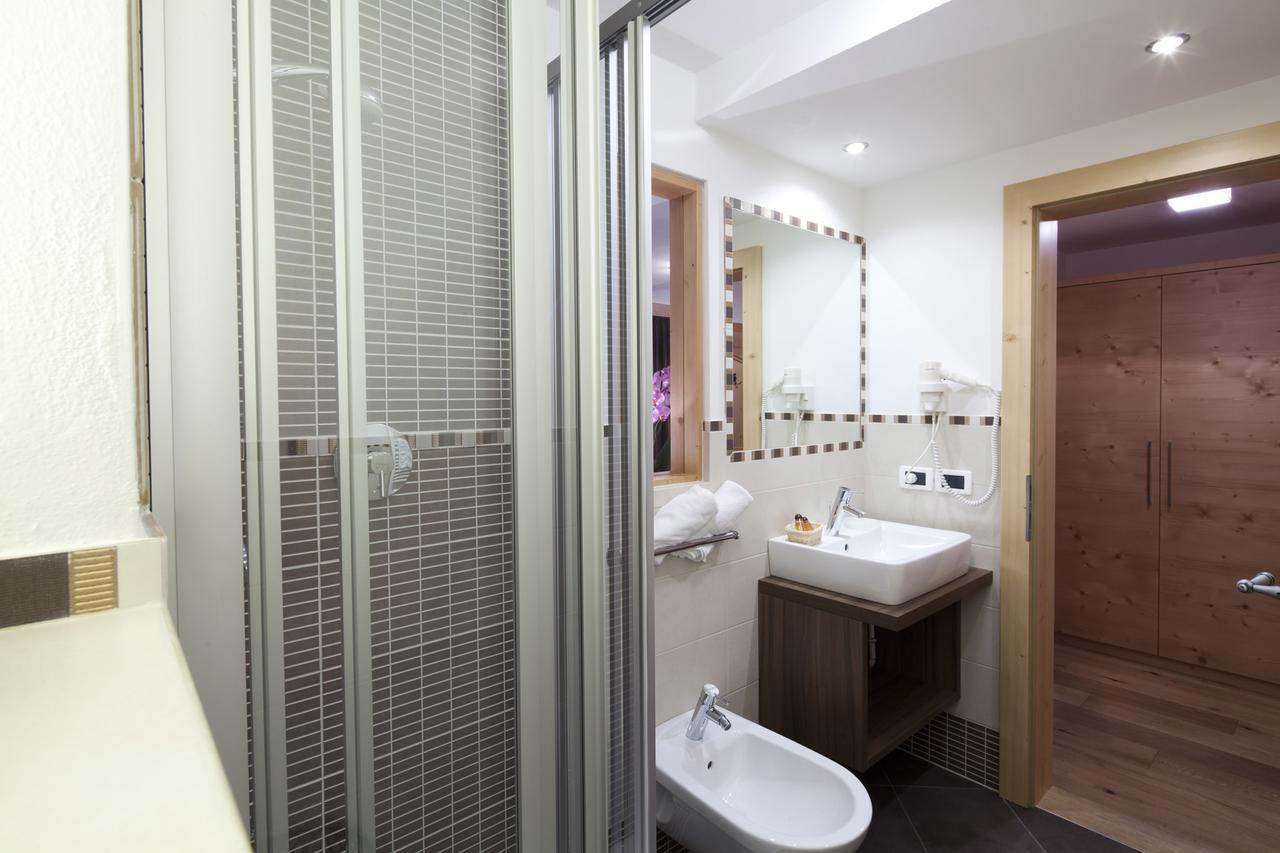 Hotel Christian Corvara In Badia Luaran gambar