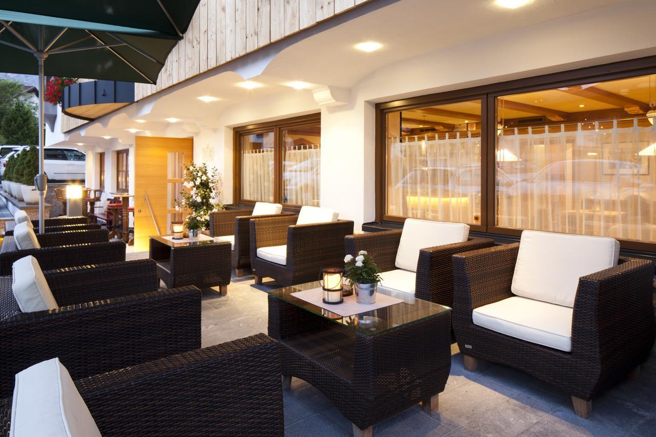 Hotel Christian Corvara In Badia Luaran gambar