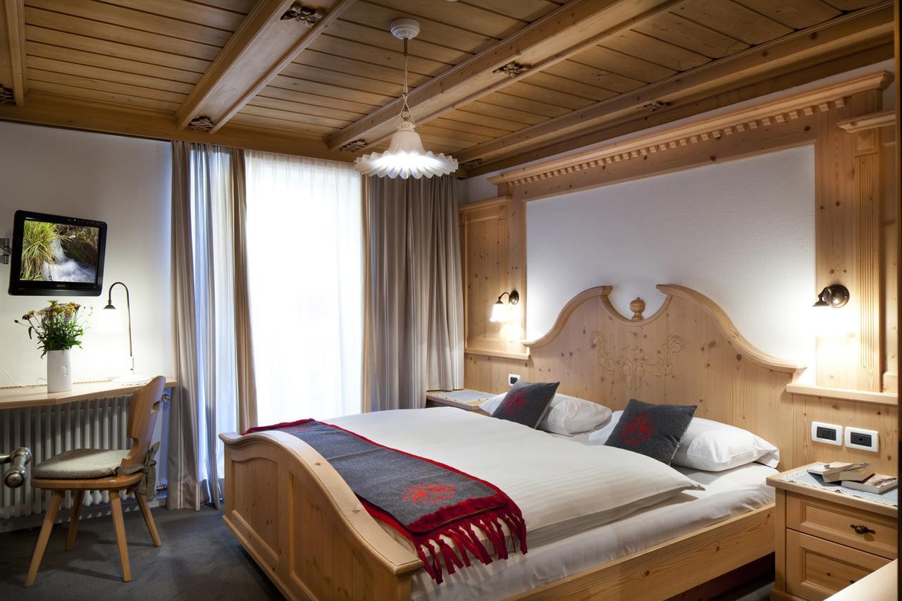 Hotel Christian Corvara In Badia Luaran gambar