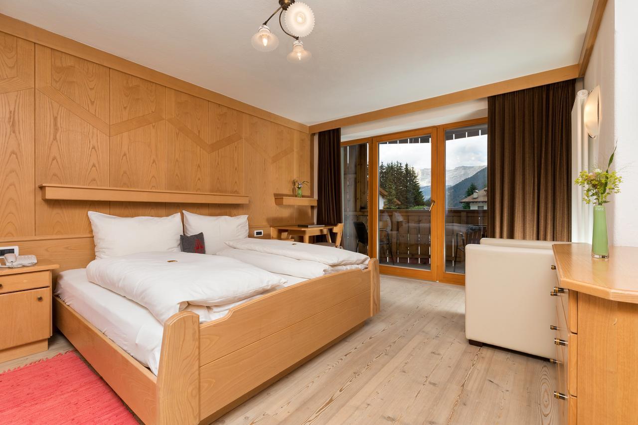 Hotel Christian Corvara In Badia Luaran gambar